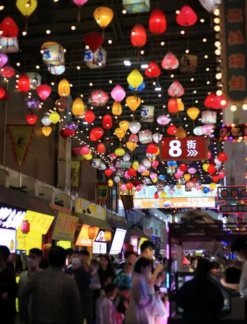 Guangzhou night market -- street food beneath century-old colonnaded walkways